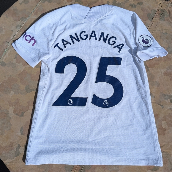 Nike Tottenham 2021/22 home shirt with Tanganga 25 on the back size medium